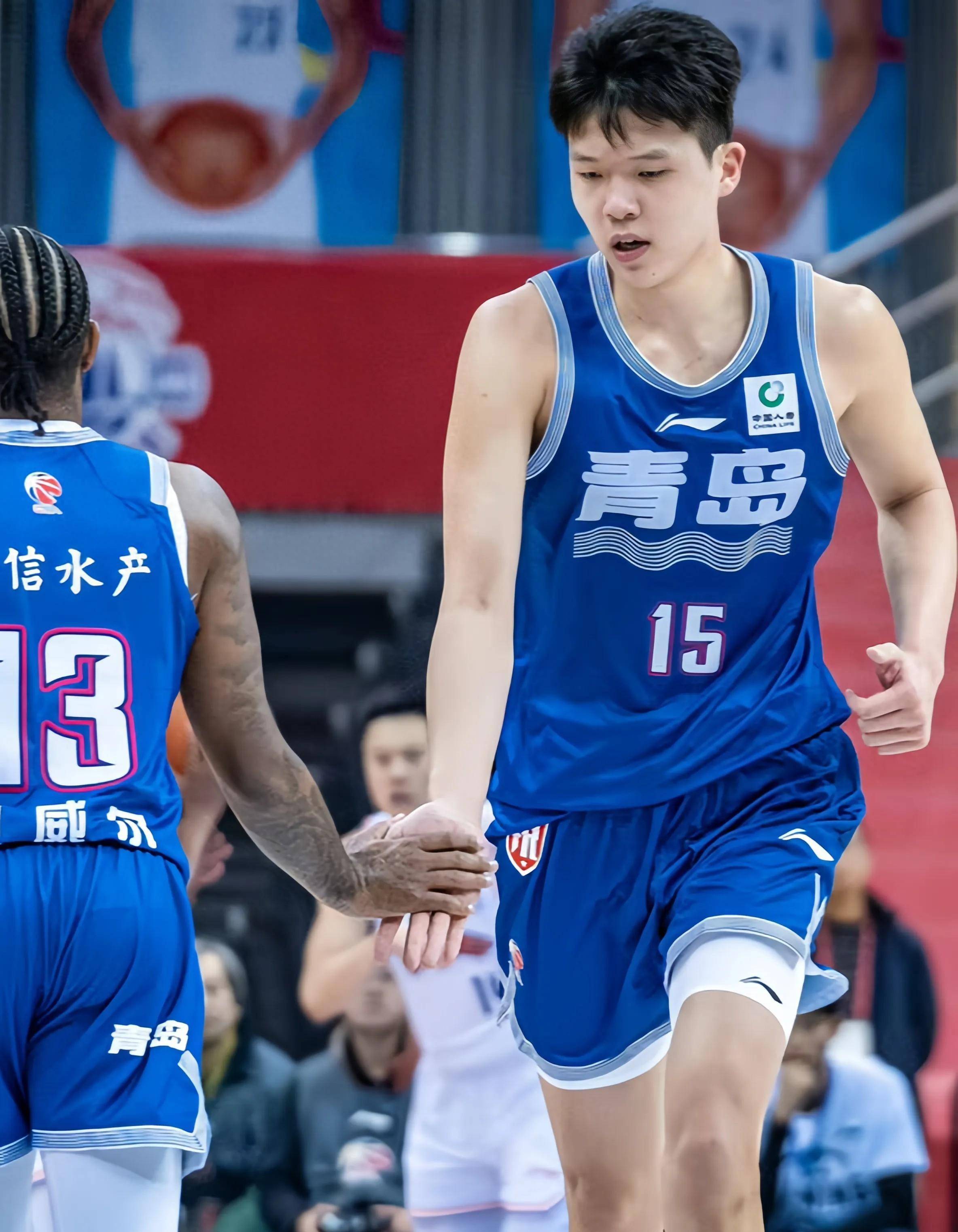 兰博下载-包含清晨CBA常规赛焦点战，瓦伦西亚调整名单，管理层满意，临场指挥获称赞的词条